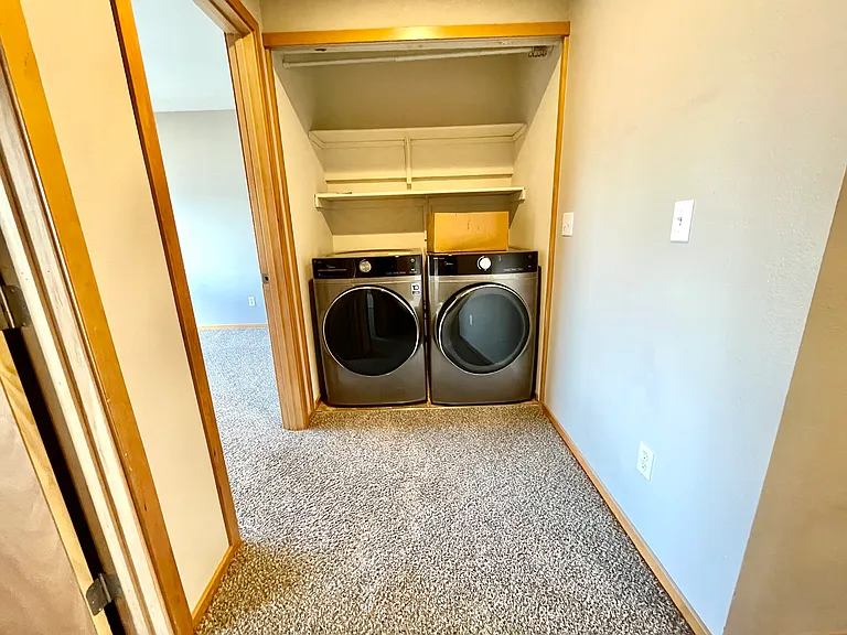145 N Tamarack St — Photo 18