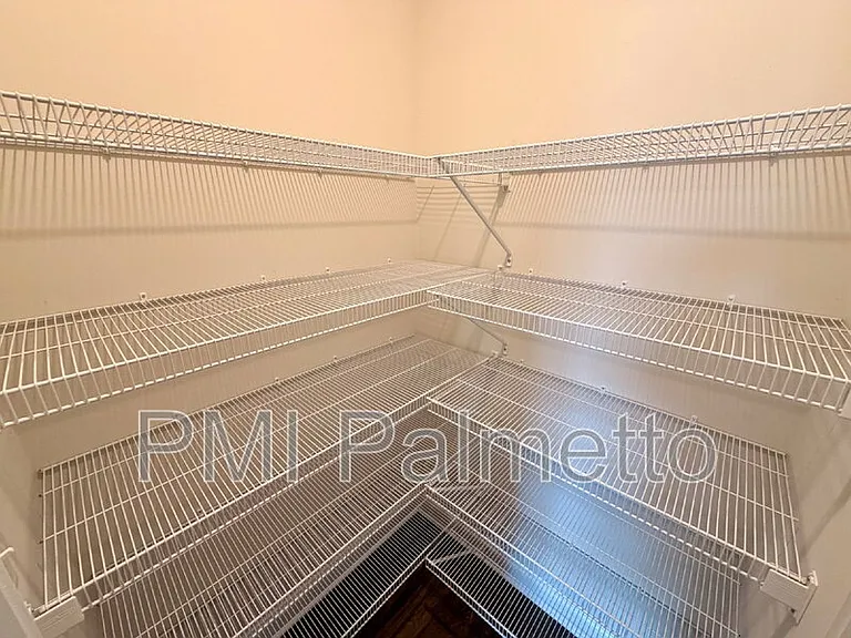 628 Colston Ln — Photo 9