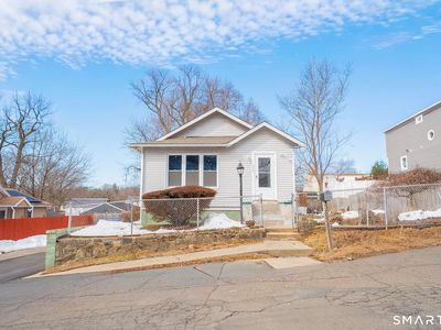 360 Saunders Avenue, Bridgeport, CT, 06606