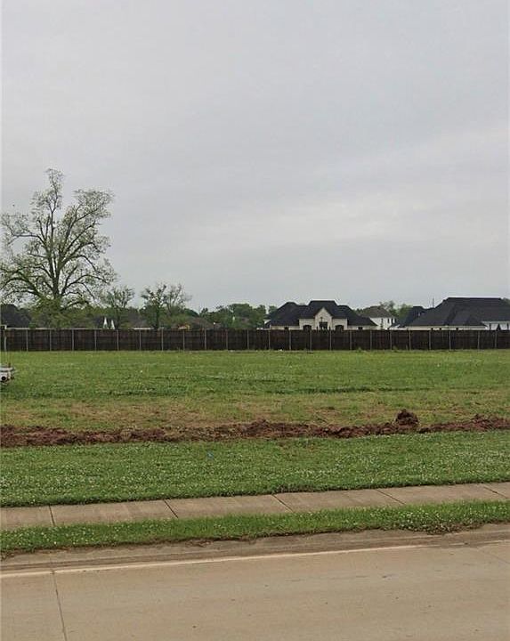 1st image of 149 Versailles Blvd #4