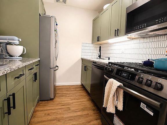 5th image of 251 16th St APT 3A