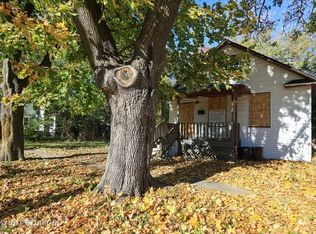 724 Helmholz Ave, Waukegan, IL 60085