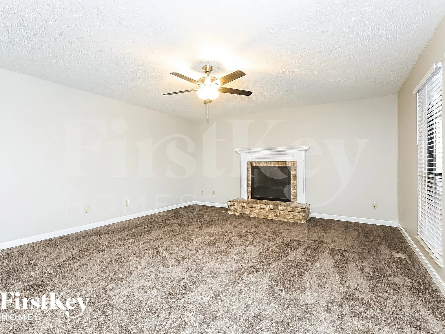 4 bed, 2.5 bath, 2115 sqft, $2,865 — Photo 3