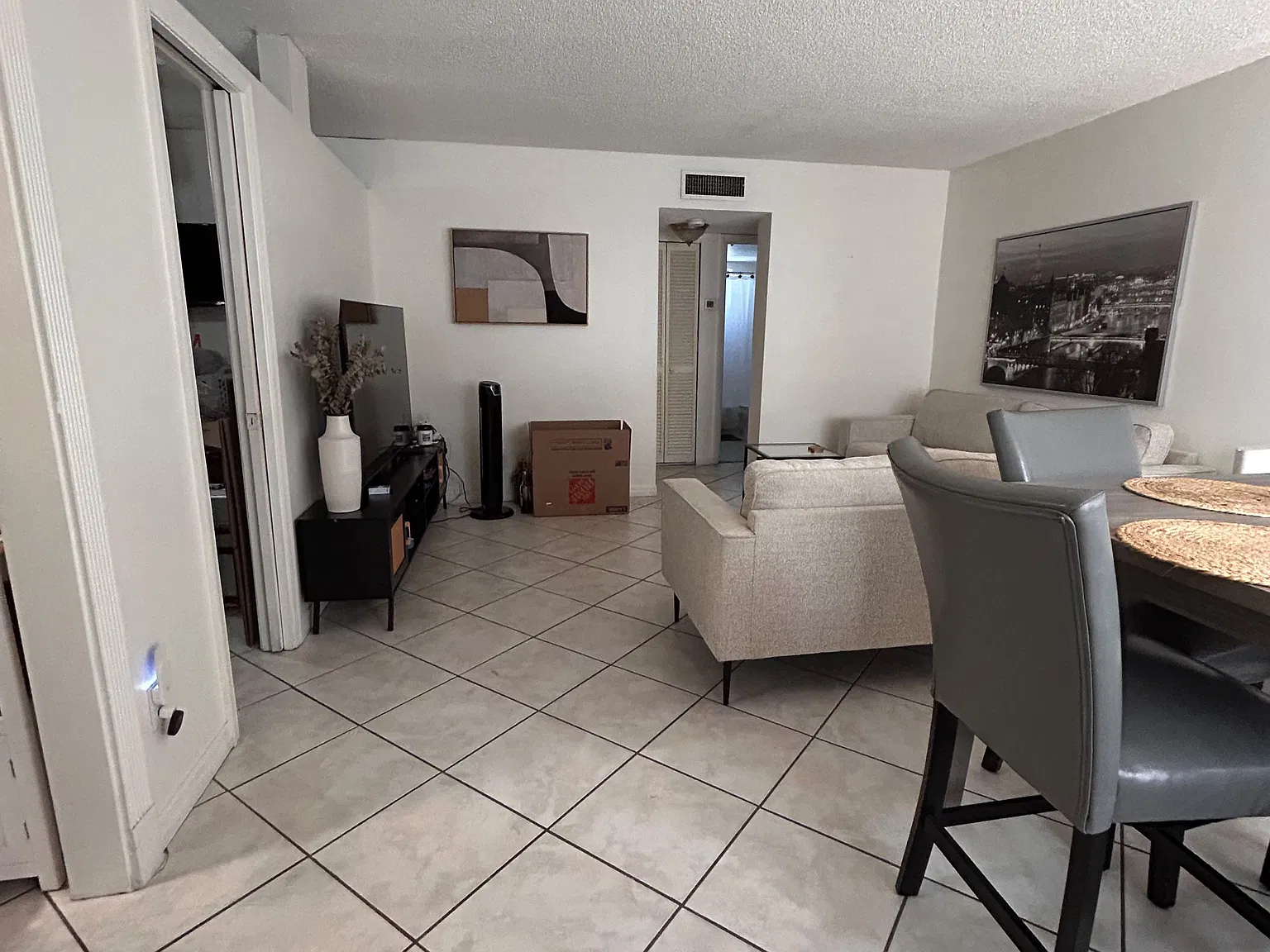 2 bed, 684 sqft, $1,900 — Photo 2