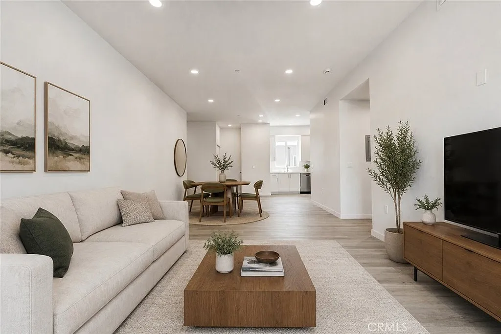 2 bed, 1135 sqft, $2,800 — Photo 1