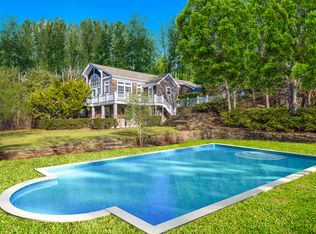 17 Deer Ridge Trl, Water Mill, NY 11976