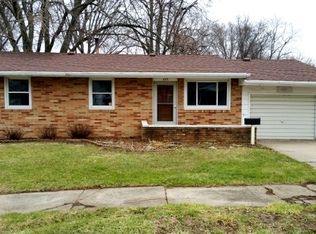 455 N 9th Ave, Canton, IL 61520