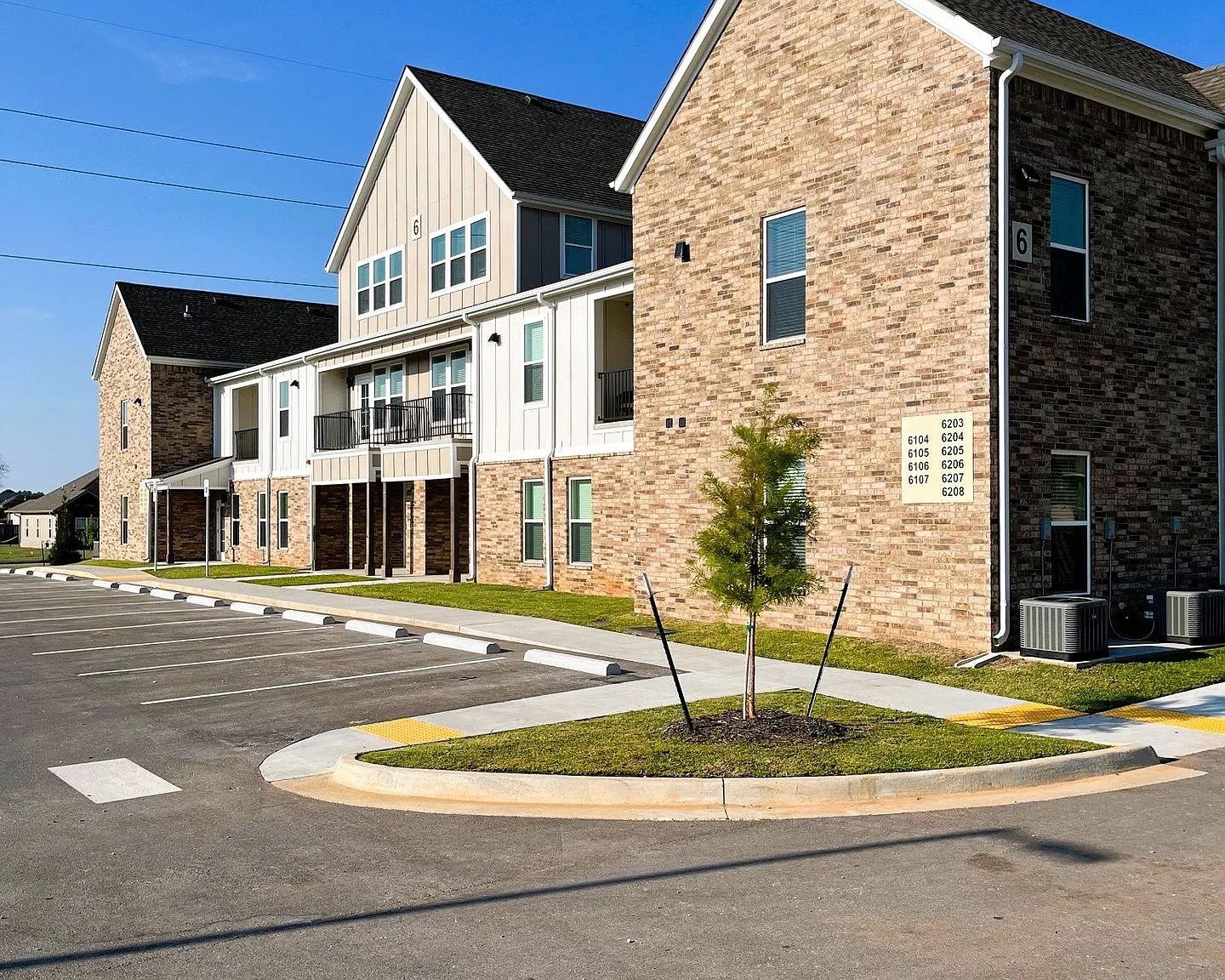 Willow Crossing Apartments — Photo 1