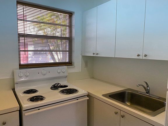 5th image of 5730 NW 38th St #8