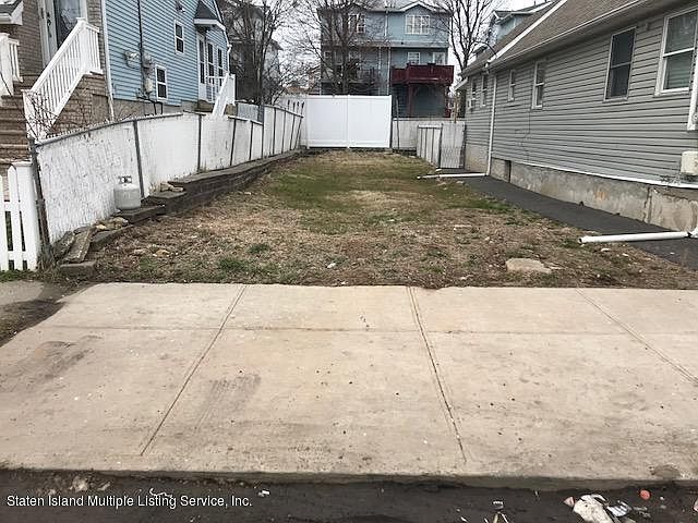 2nd image of 129 Grimsby St