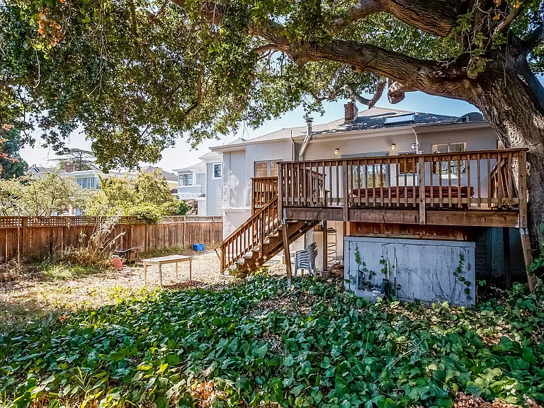 6458 Colby St — Photo 39