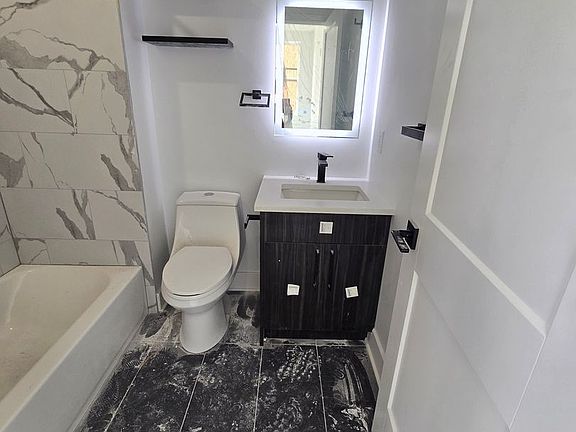 2nd image of 3310 Fairmount Ave #17