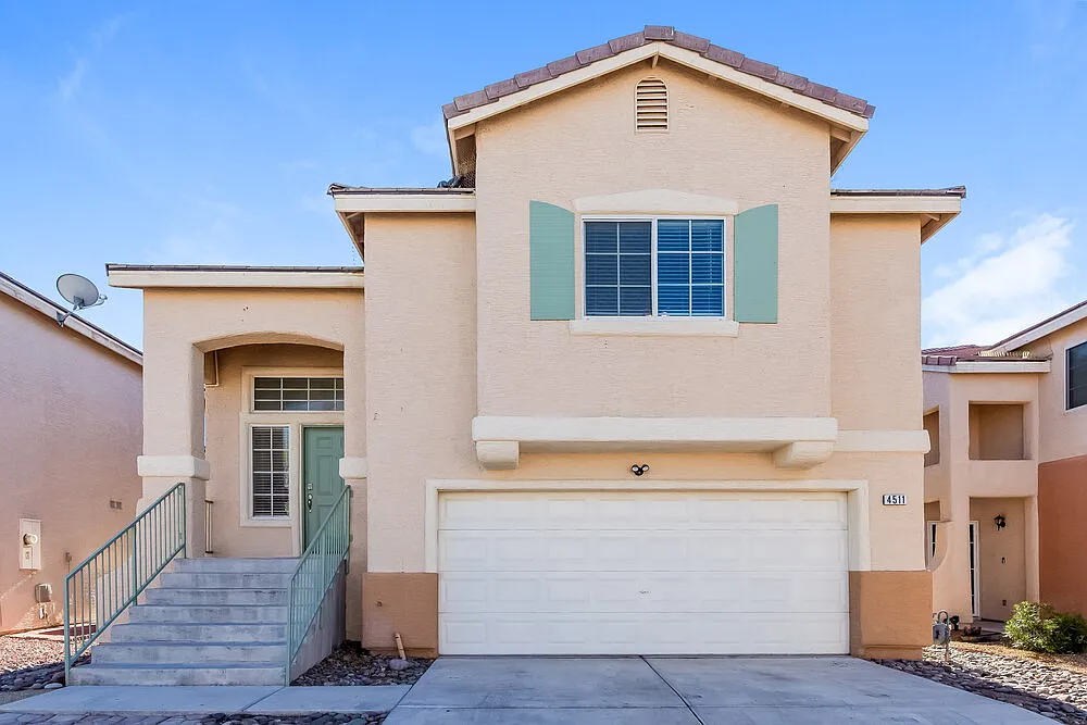 3 bed, 2.0 bath, 1753 sqft, $2,050 — Photo 1