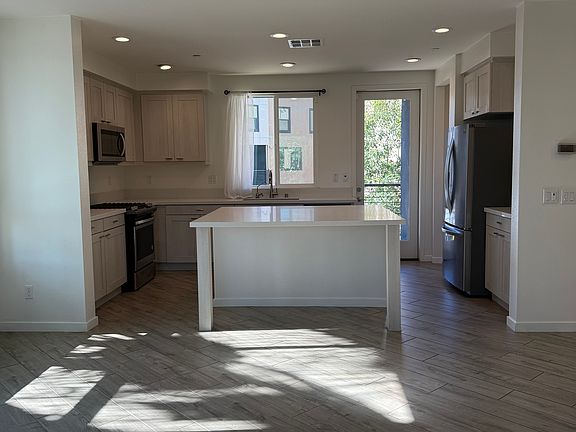 5th image of 2822 N Glassell St