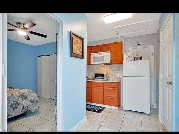 4th image of 4736 25th Pl SW