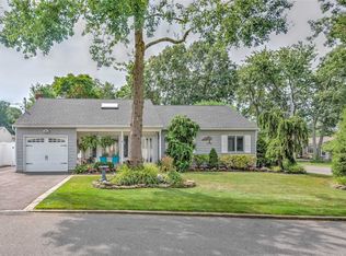 56 Shaw Ave, Islip, NY 11751