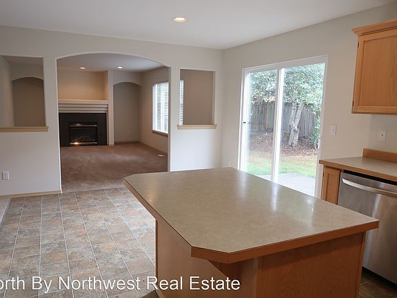 3rd image of 1626 180th St SW
