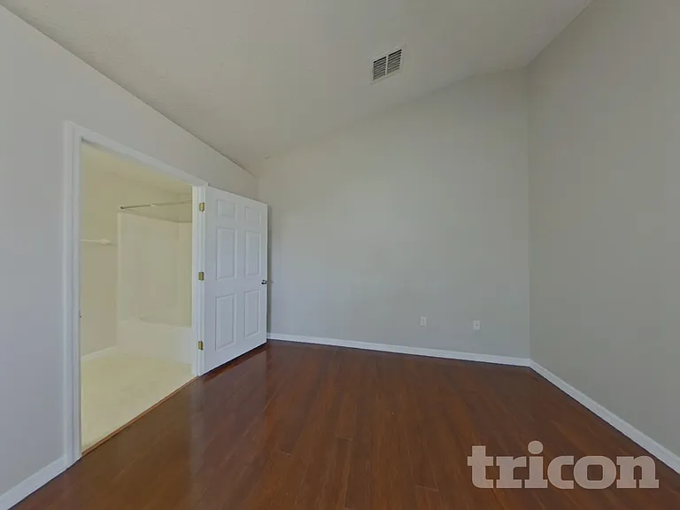 970 Cambridge Ct — Photo 7