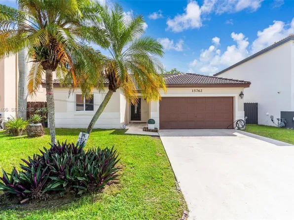 15762 SW 74th St, Miami, FL 33193