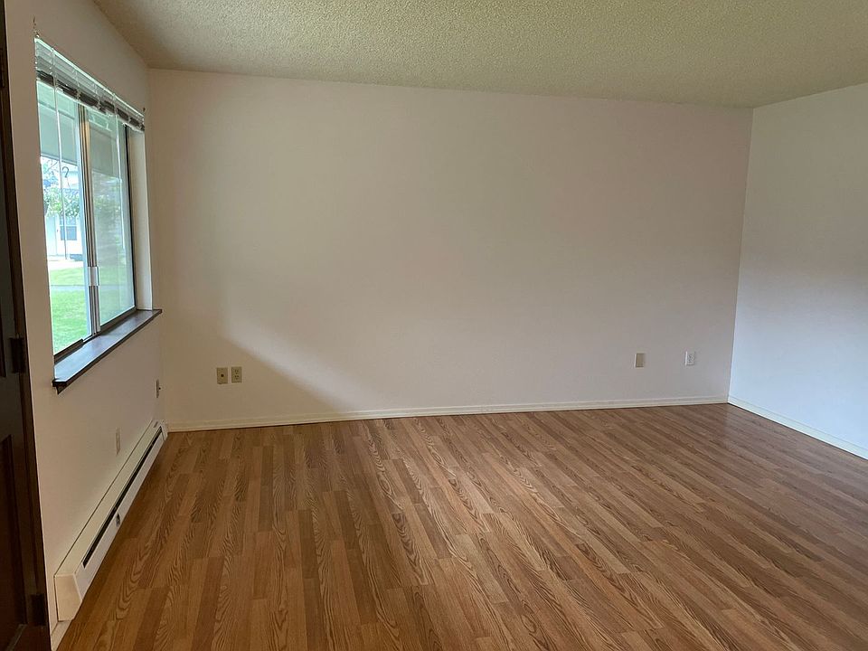 1st image of 10606 Kline St SW #9