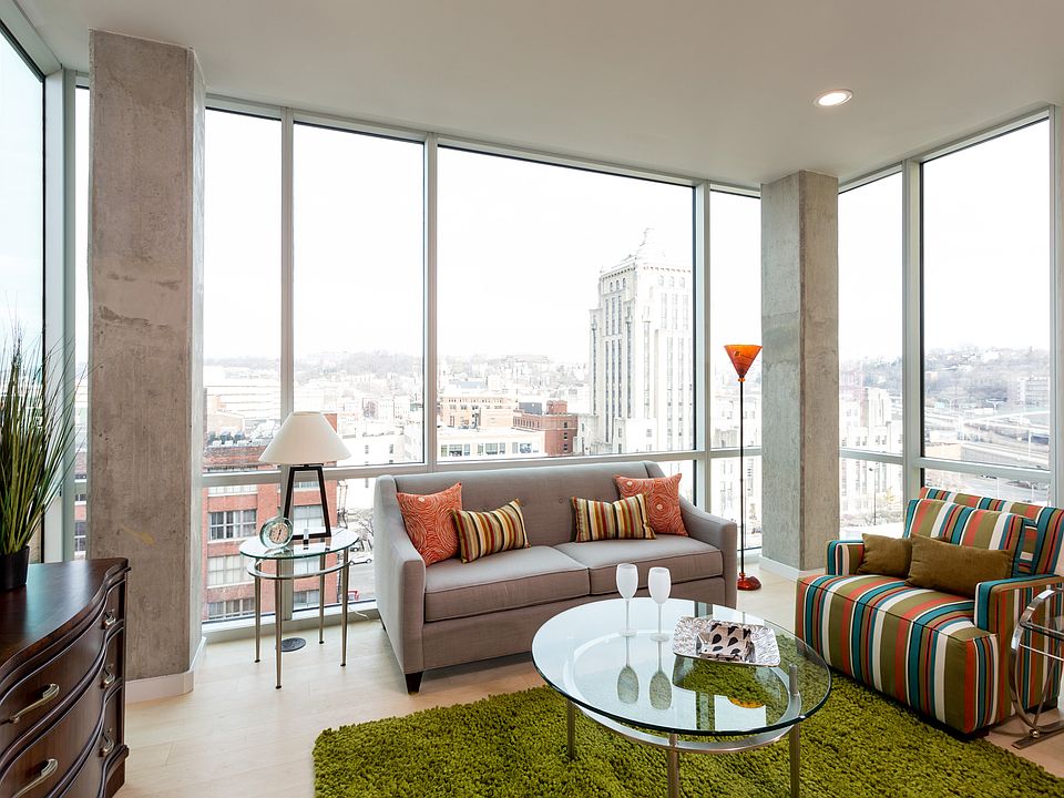 Seven at Broadway living room