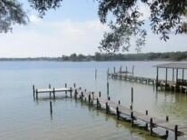 97 Poquito Rd, Shalimar, FL 32579