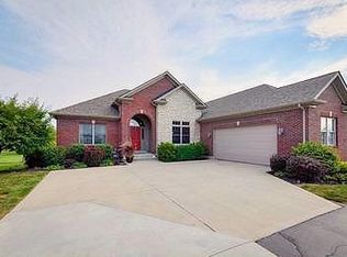 2033 Buckeye Field Ct, Lebanon, OH 45036