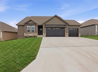 11802 E 231st St, Peculiar, MO 64078