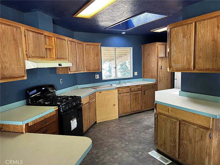 14435 Skyway — Photo 6