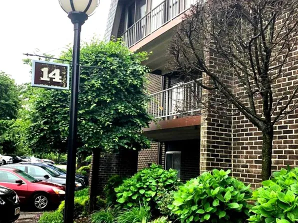 14 Stonehenge Cir APT 6, Baltimore, MD 21208