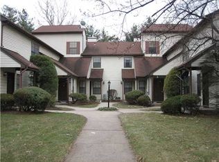 1211 Woodbridge Comns Way, Iselin, NJ 08830