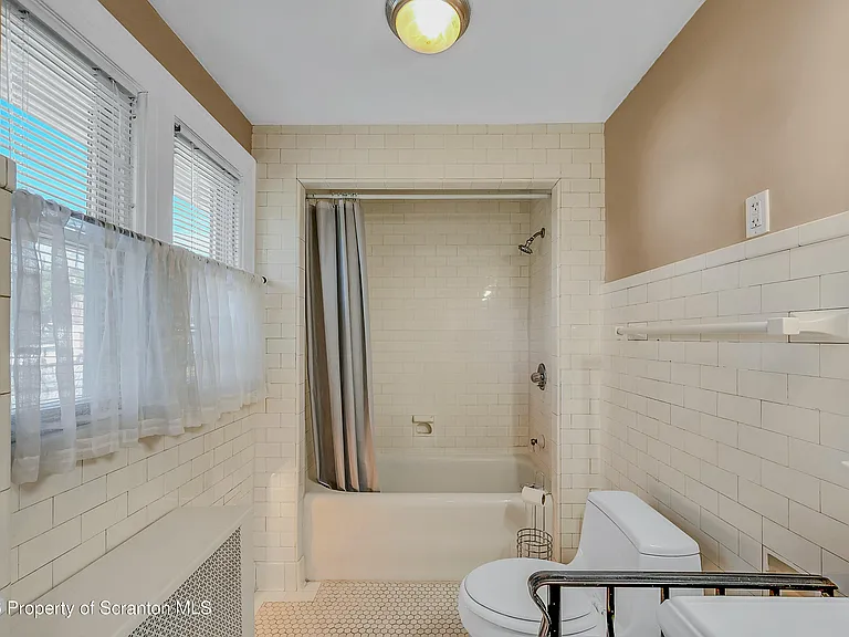 1724 Monsey Ave #TOP — Photo 17