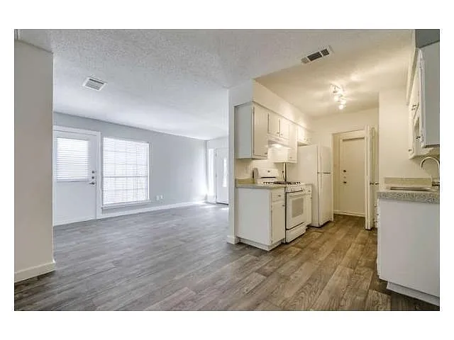 Building Photo - 5009 Copperbend Blvd #B