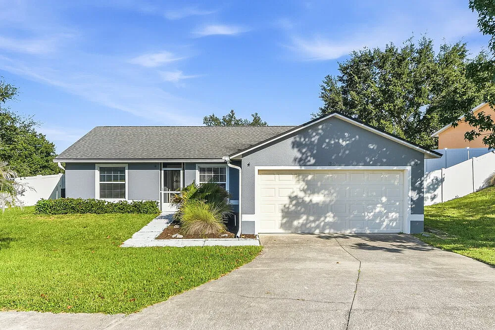 3 bed, 2.0 bath, 1334 sqft, $2,150 — Photo 1
