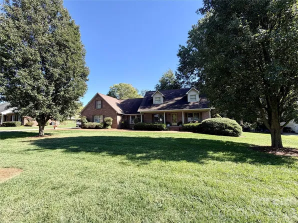 990 Royal Dr, Lincolnton, NC 28092