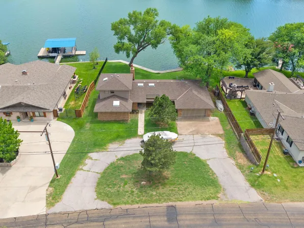 326 N Shore Dr, Amarillo, TX 79118