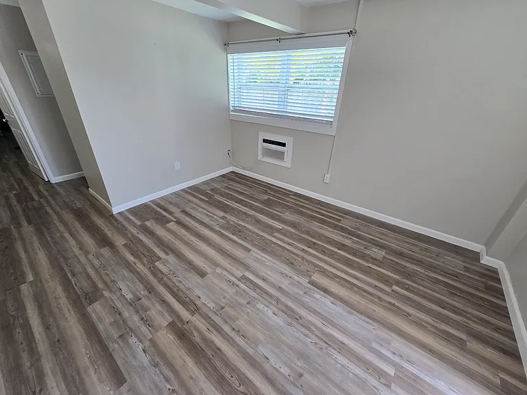 611 NE 10th Ave #1 — Photo 7