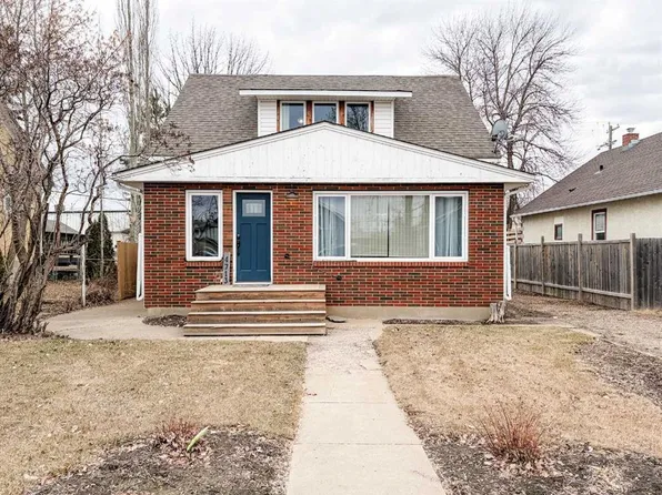 4713 W 51st St, Stettler, AB T0C 2L2