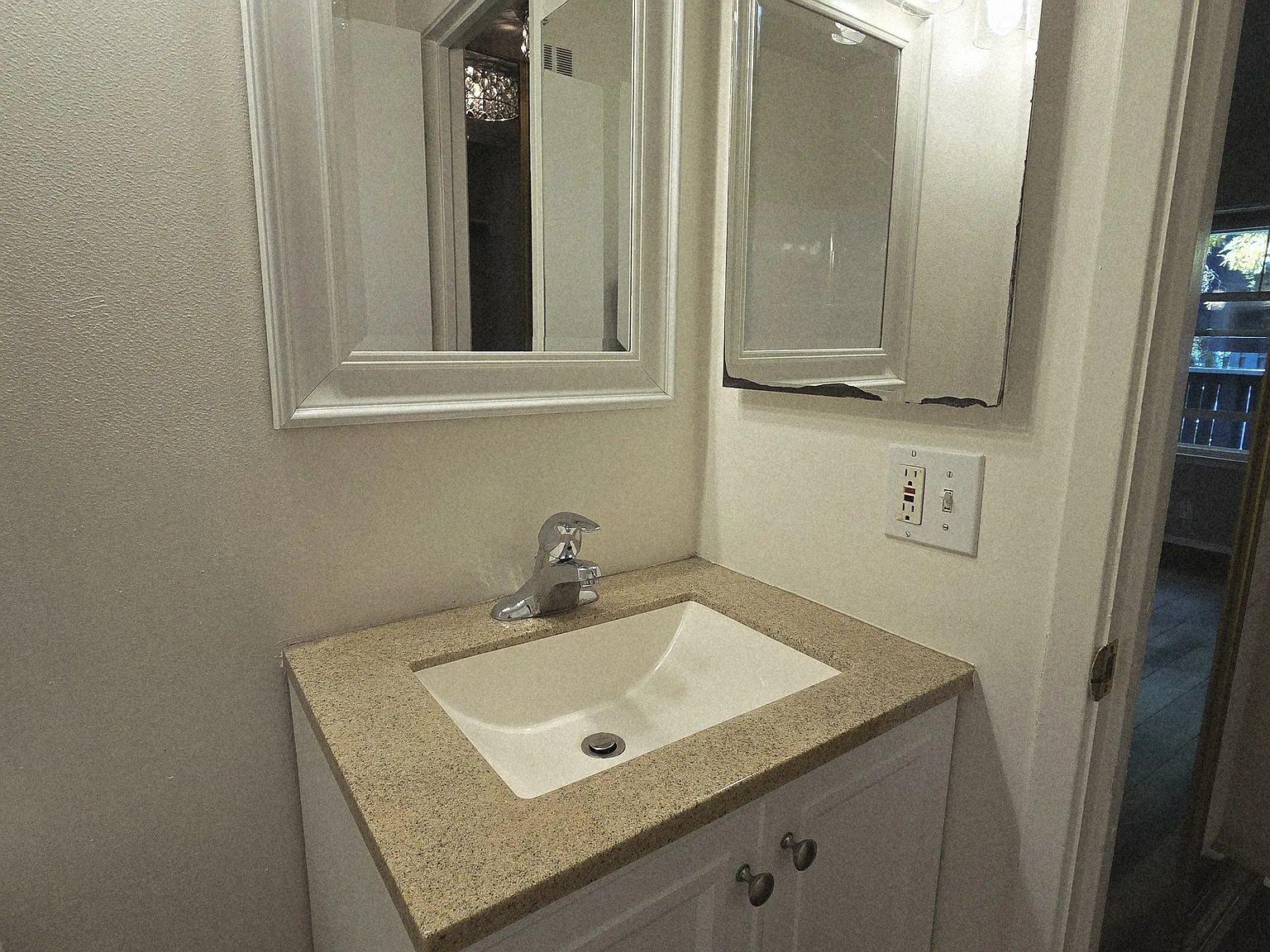 Studio, 450 sqft, $2,275 — Photo 3