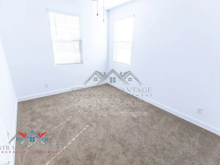 2304 E Kelly Dr — Photo 25