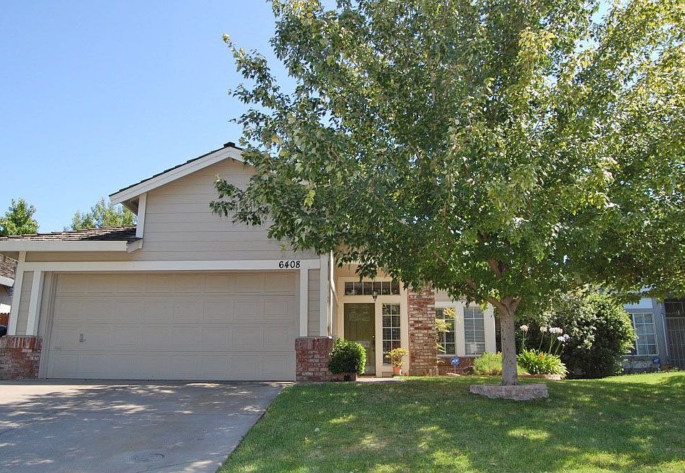 Elevated front yard