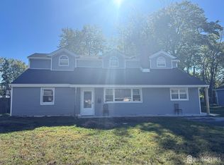 19 Lahiere Ave, Edison, NJ 08817