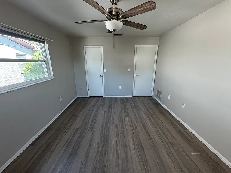 7520 Hawthorn Dr — Photo 15