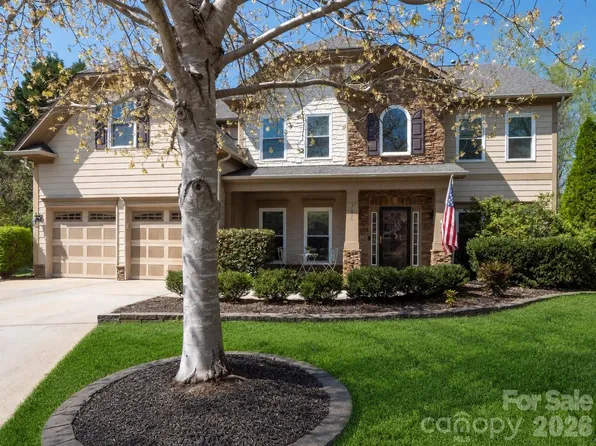 1800 Robbins Meadows Dr, Waxhaw, NC 28173