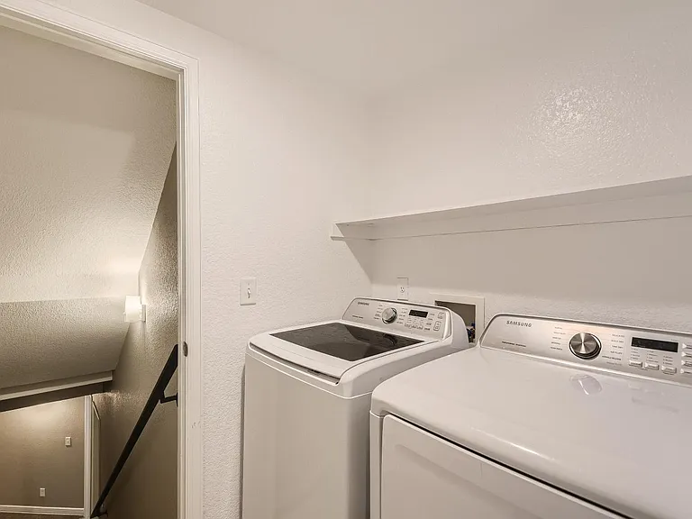 1514 Linden Way — Photo 24
