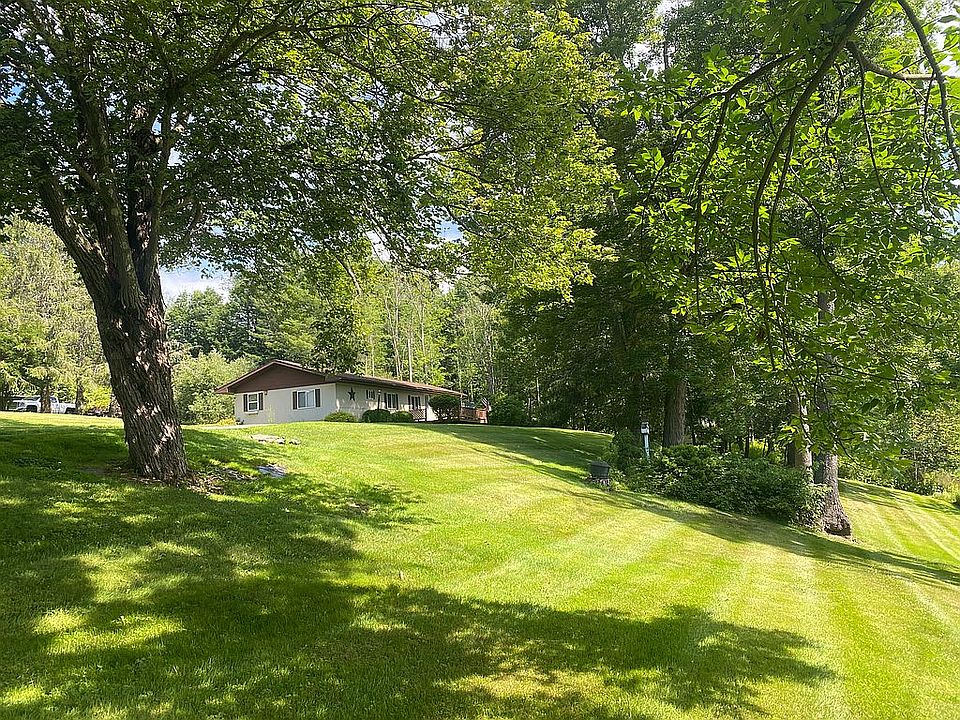 1st image of 10 Lakeview Rd