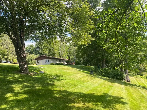 10 Lakeview Rd, Kenoza Lake, NY 12750