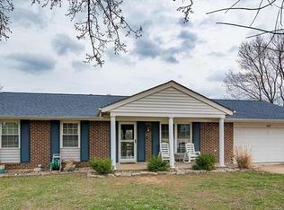 888 Woodland Hills Dr, Robertsville, MO 63072
