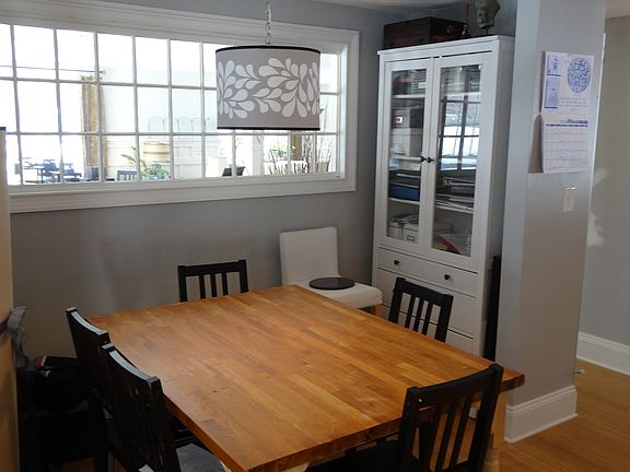 5th image of 8 Hutchins Cir