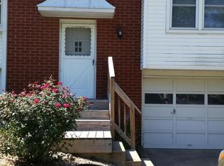 1301 SW Westminister Rd, Blue Springs, MO 64014